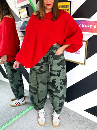 Off-Duty - Camouflage Barrel Leg Trousers